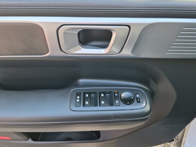 Used 2026 Hyundai Santa Fe SEL FWD image 18