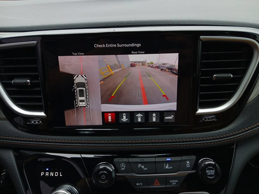 New 2026 Chrysler Pacifica Pinnacle FWD image 9