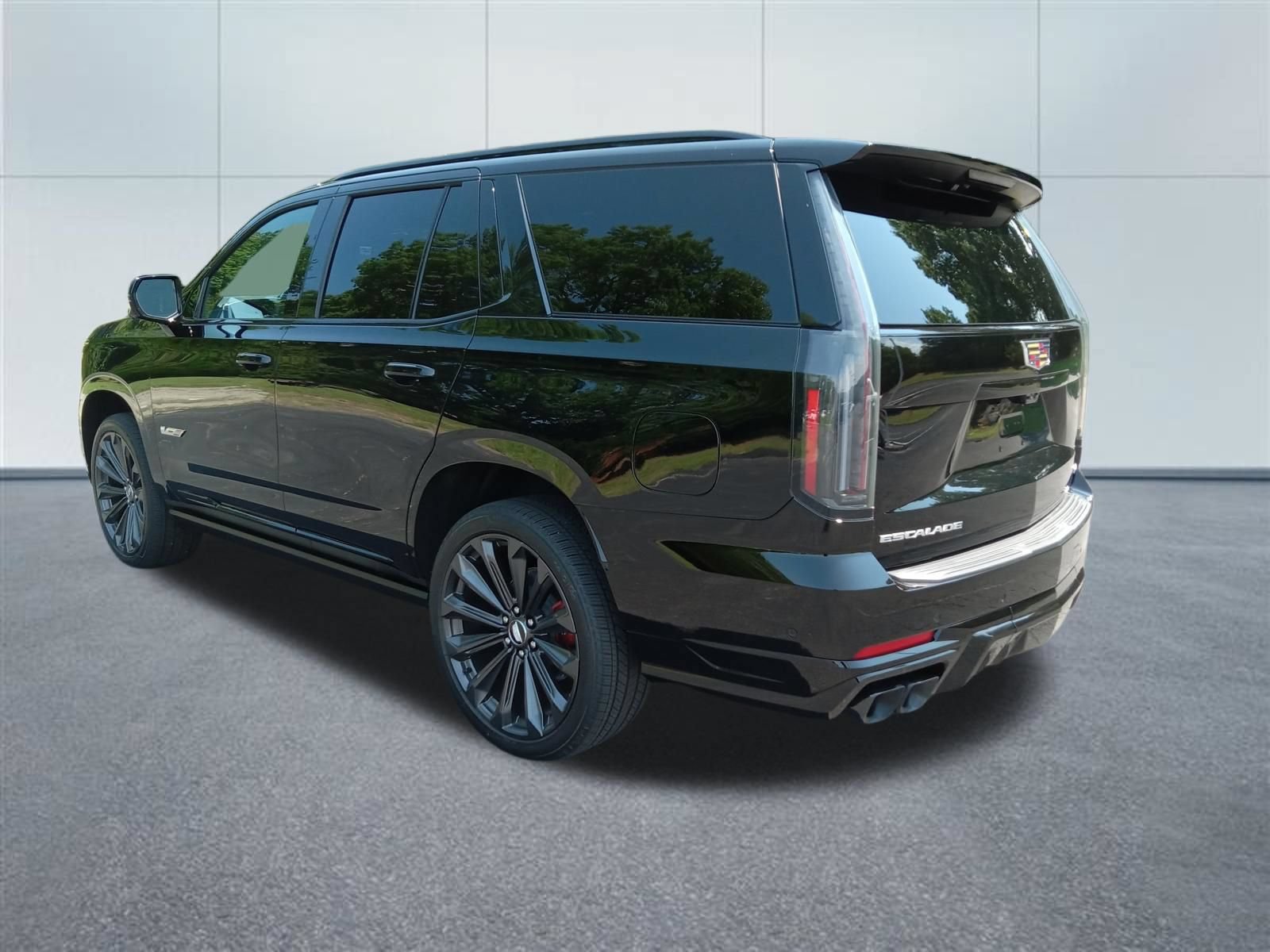 Certified 2026 Cadillac Escalade V AWD/4WD image 3