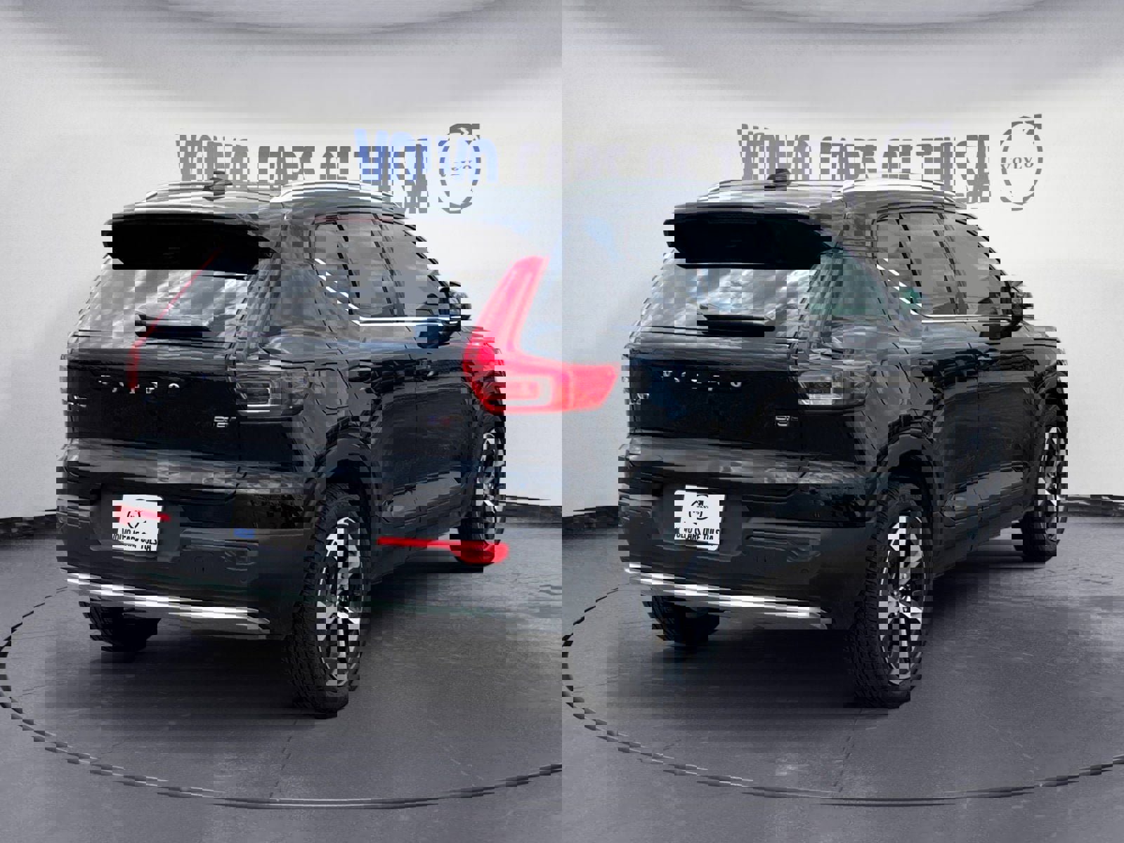 New 2025 Volvo XC40 B5 Core w/ Protection Package Premier image 5