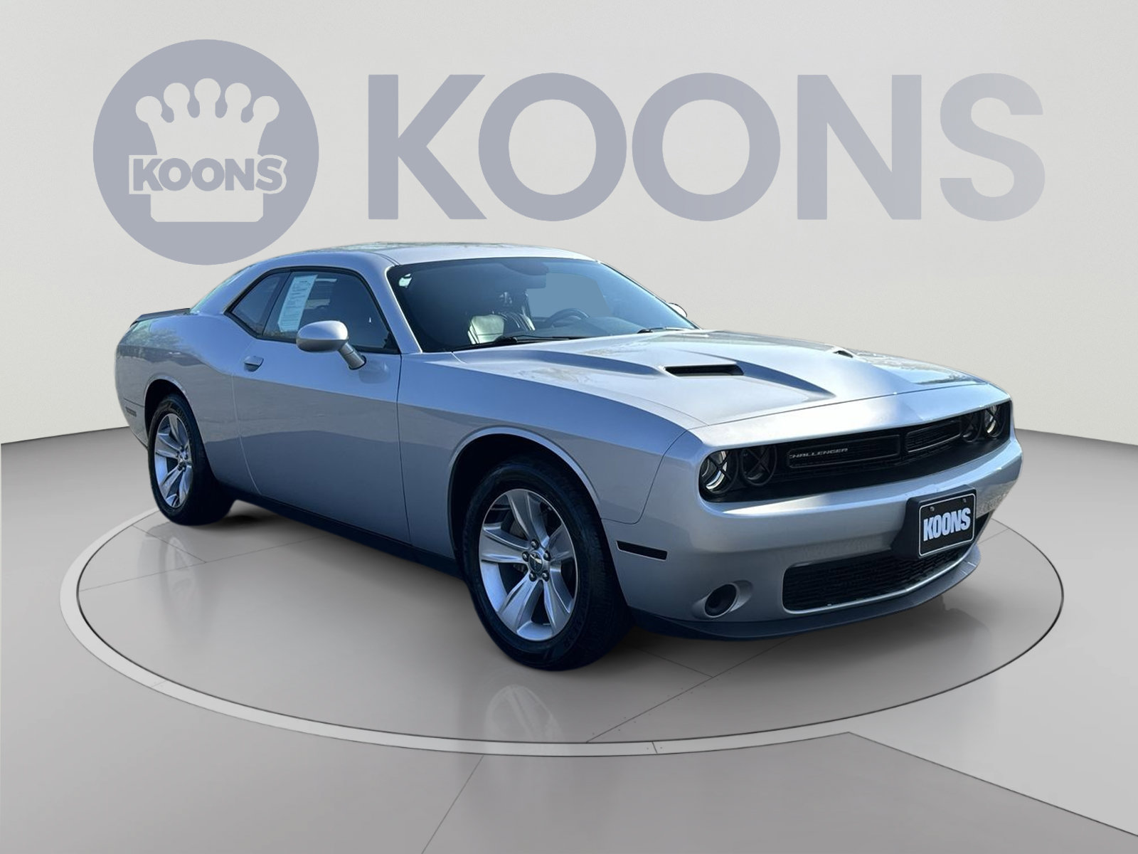 Used 2023 Dodge Challenger SXT w/ Cold Weather Group RWD image 2