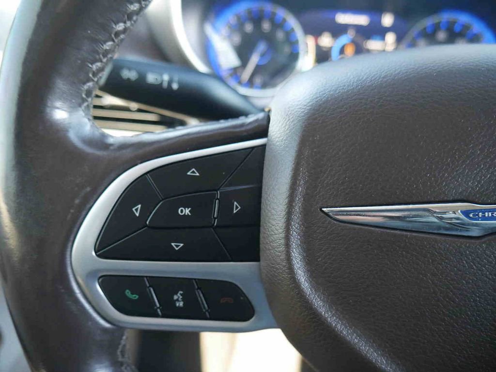 Used 2019 Chrysler Pacifica Touring-L w/ Advanced Safetytec Group image 38