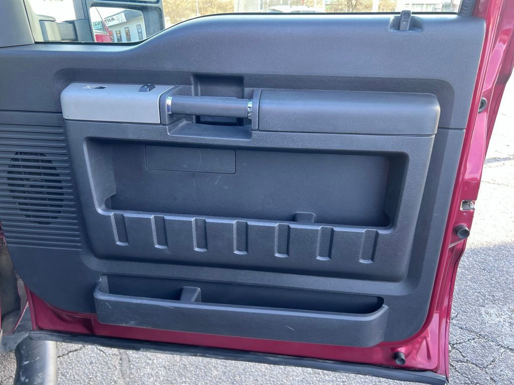 Used 2016 Ford F350 Lariat w/ Lariat Chrome Package image 27