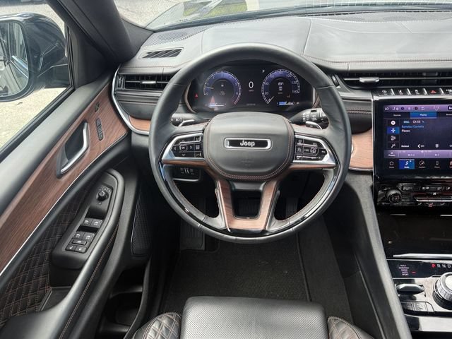 Used 2025 Jeep Grand Cherokee Summit w/ Obsidian Package AWD/4WD image 15