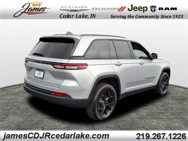 Used 2024 Jeep Grand Cherokee Altitude image 4