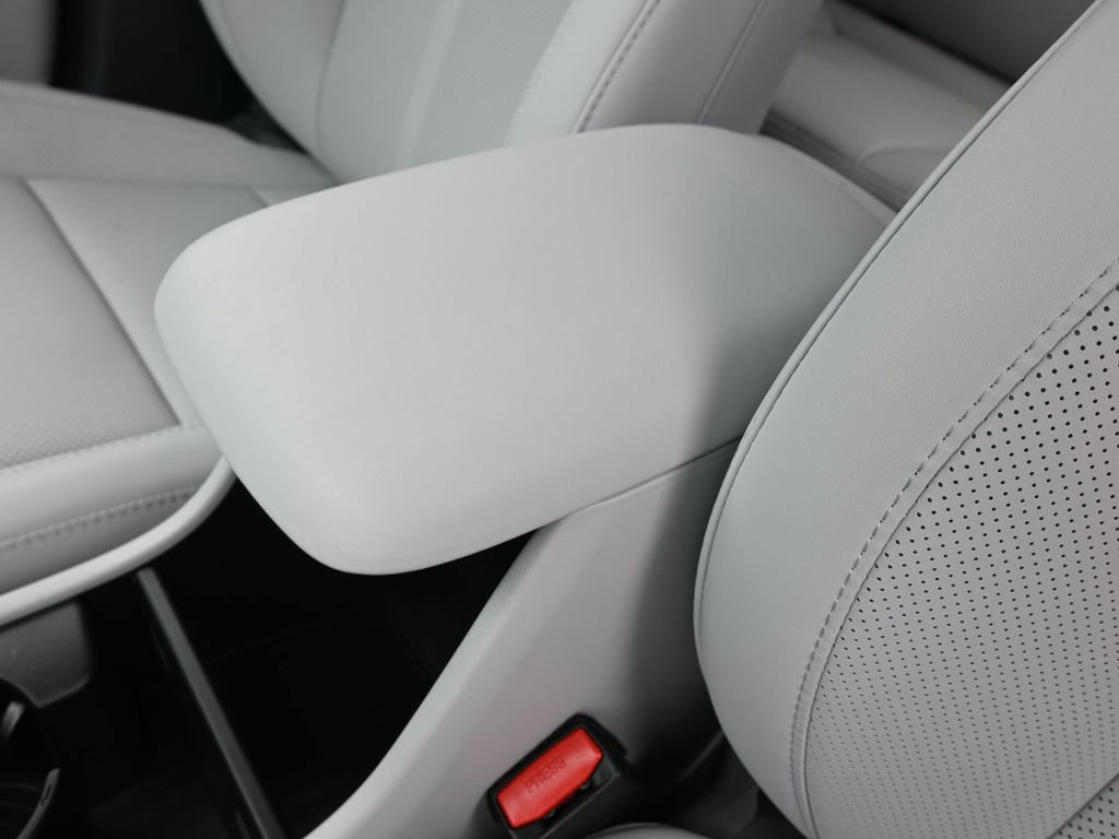 Certified 2026 Hyundai Kona Limited image 32