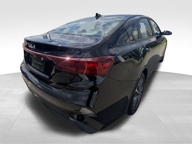 Used 2023 Kia Forte LXS w/ LXS Technology Package FWD image 8