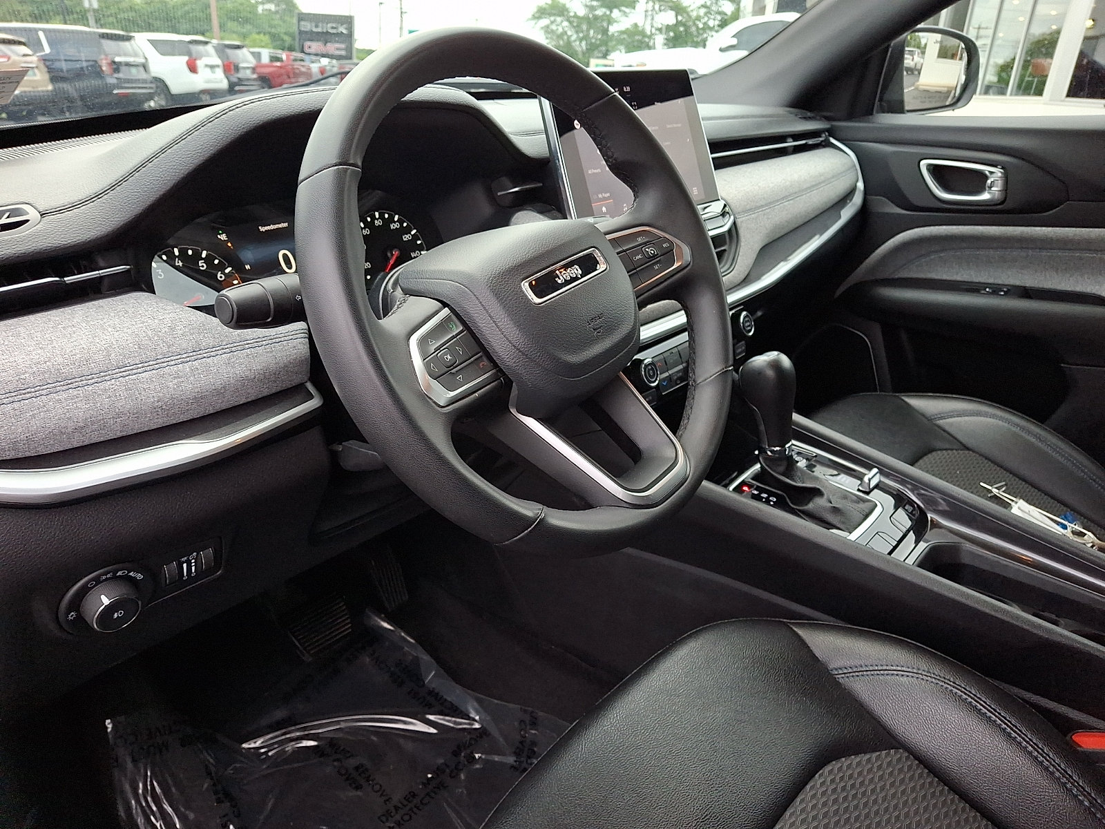 Used 2024 Jeep Compass Latitude AWD/4WD image 16