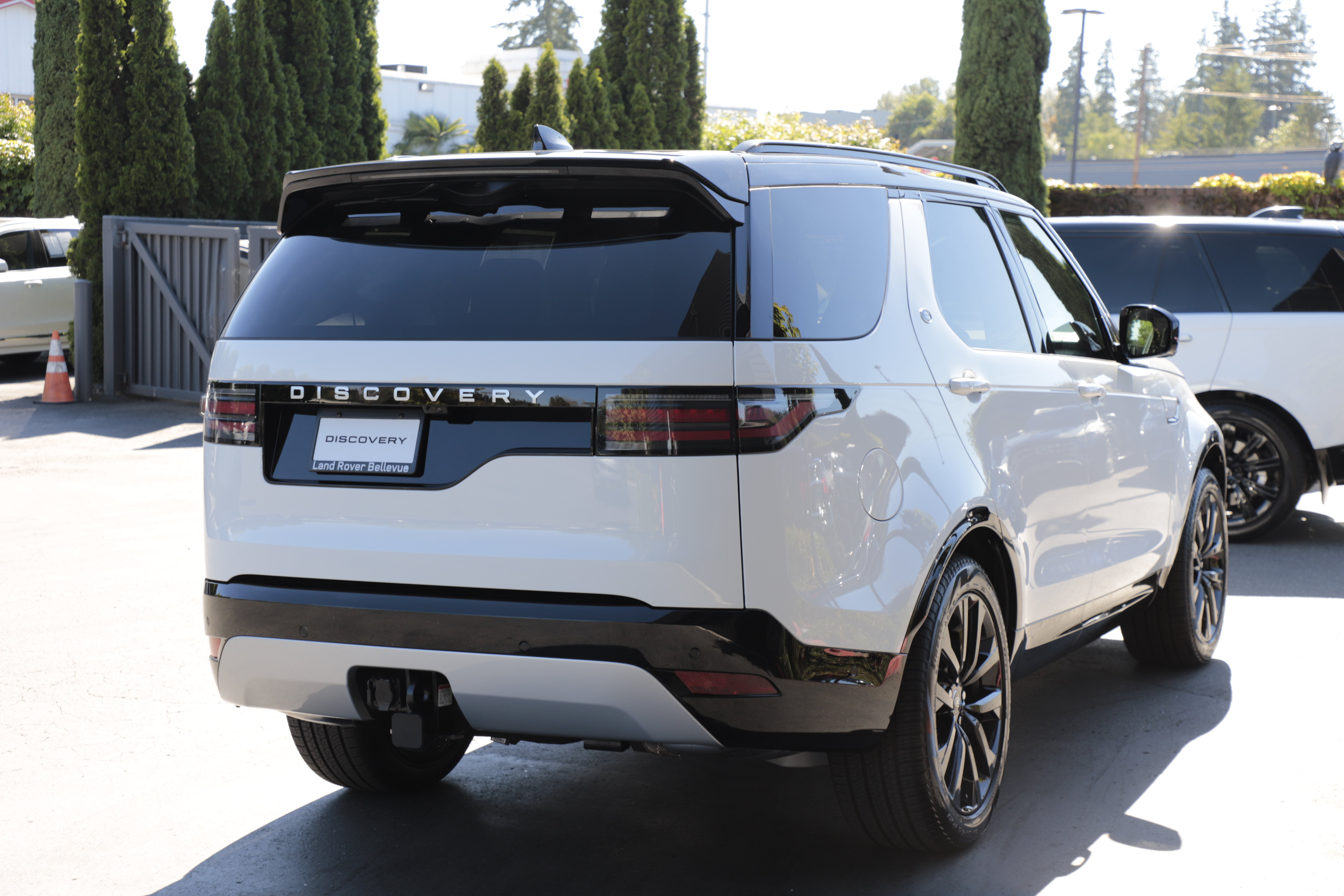 New 2026 Land Rover Discovery Limited Edition AWD/4WD image 10