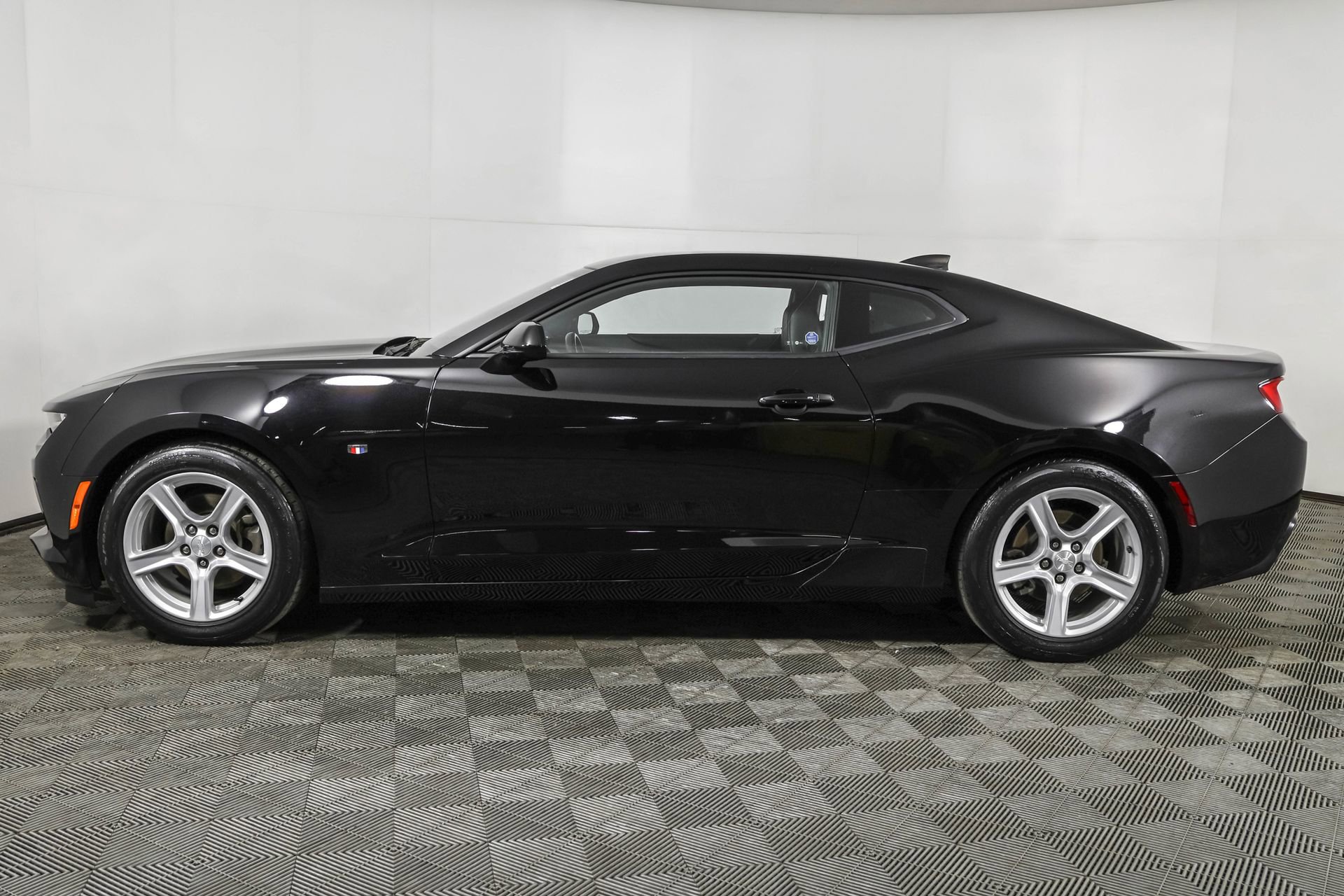 Used 2017 Chevrolet Camaro LT image 19
