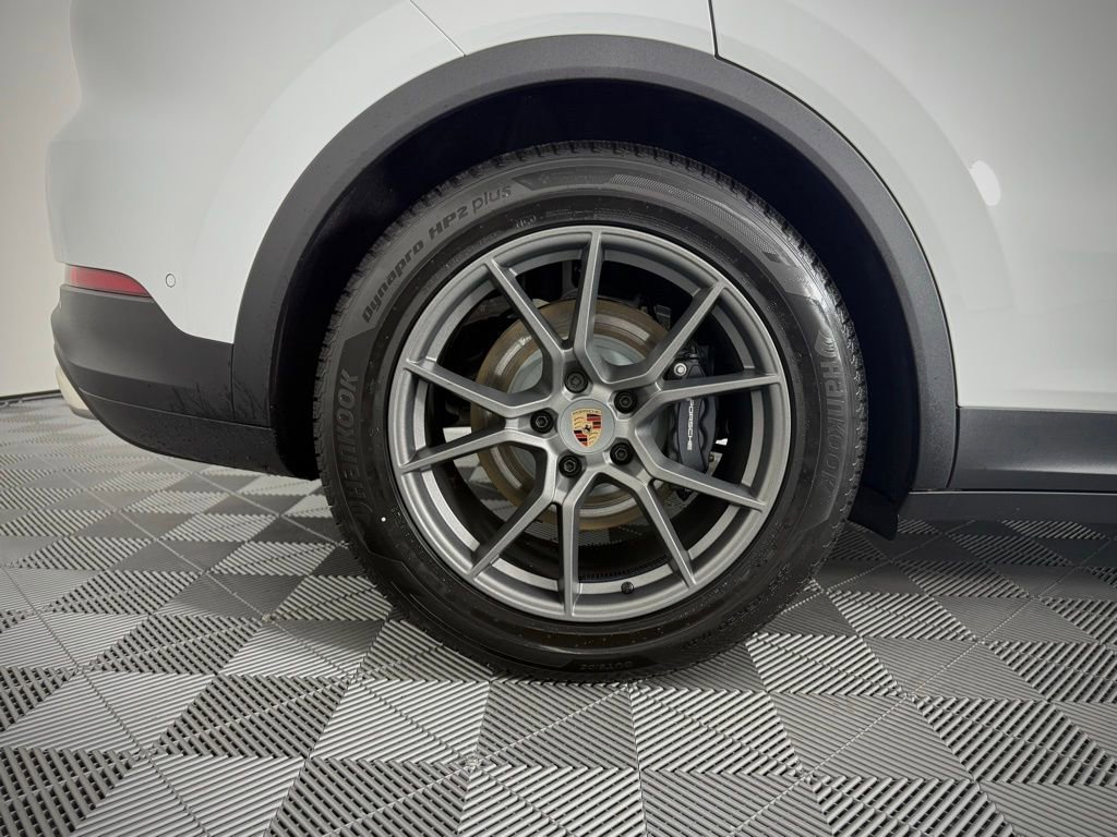 New 2026 Porsche Cayenne Coupe AWD/4WD image 17