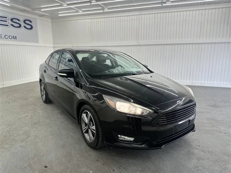 Used 2017 Ford Focus SE FWD image 3