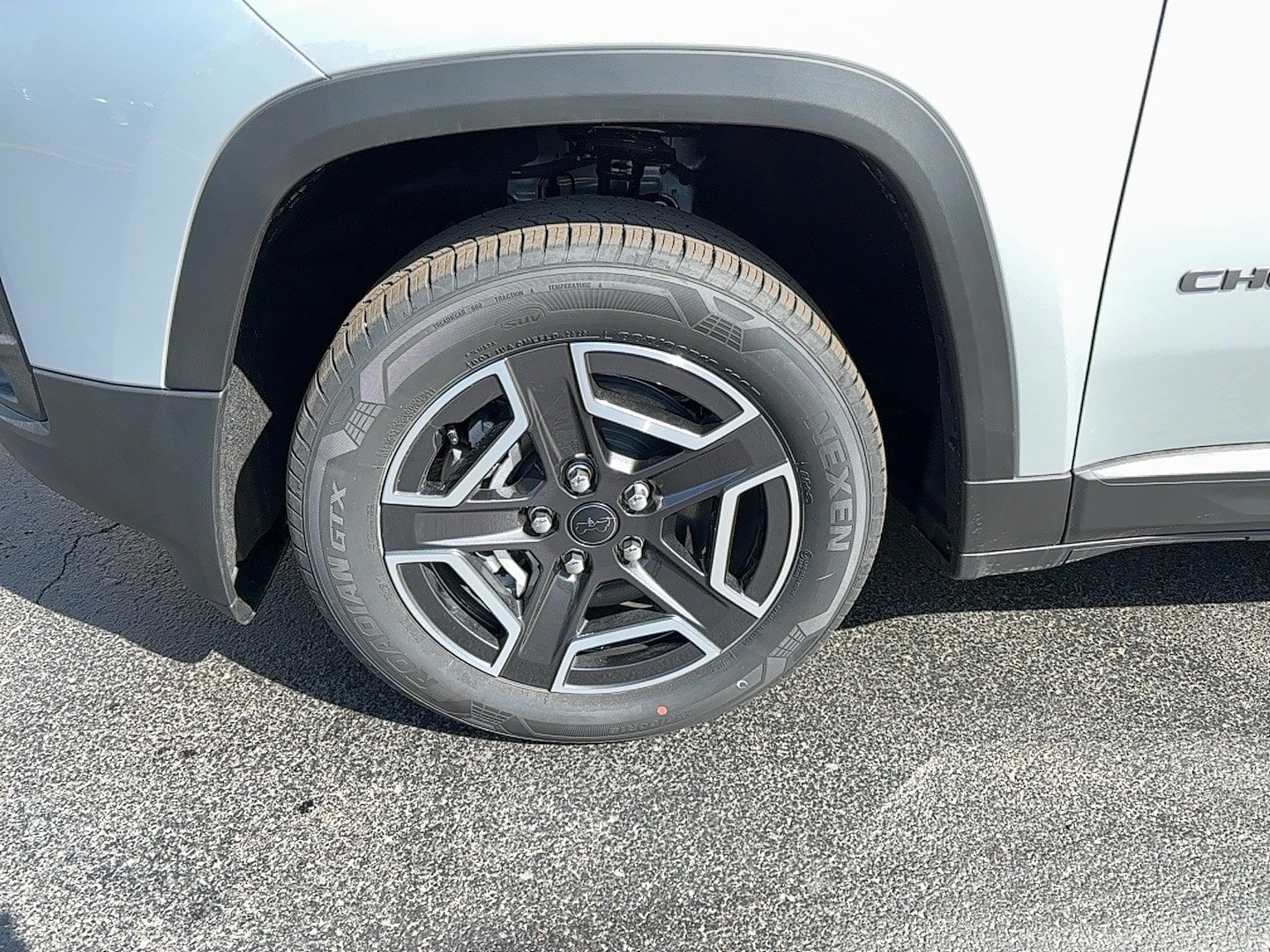 New 2026 Jeep Cherokee Laredo AWD/4WD image 2