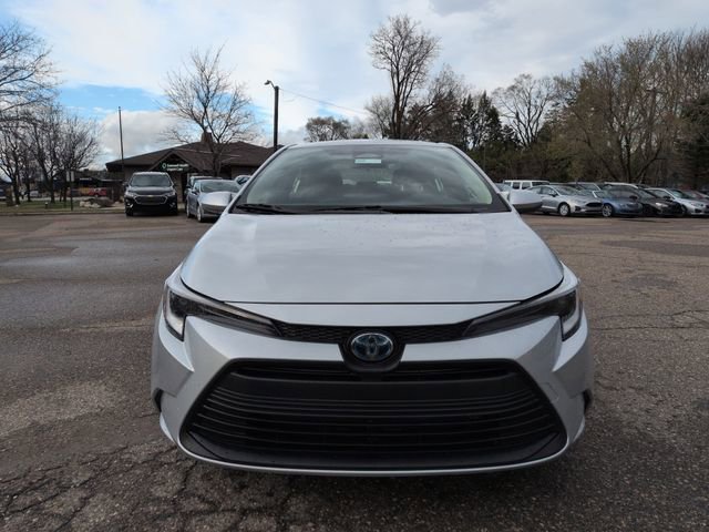 Used 2024 Toyota Corolla LE AWD/4WD image 2