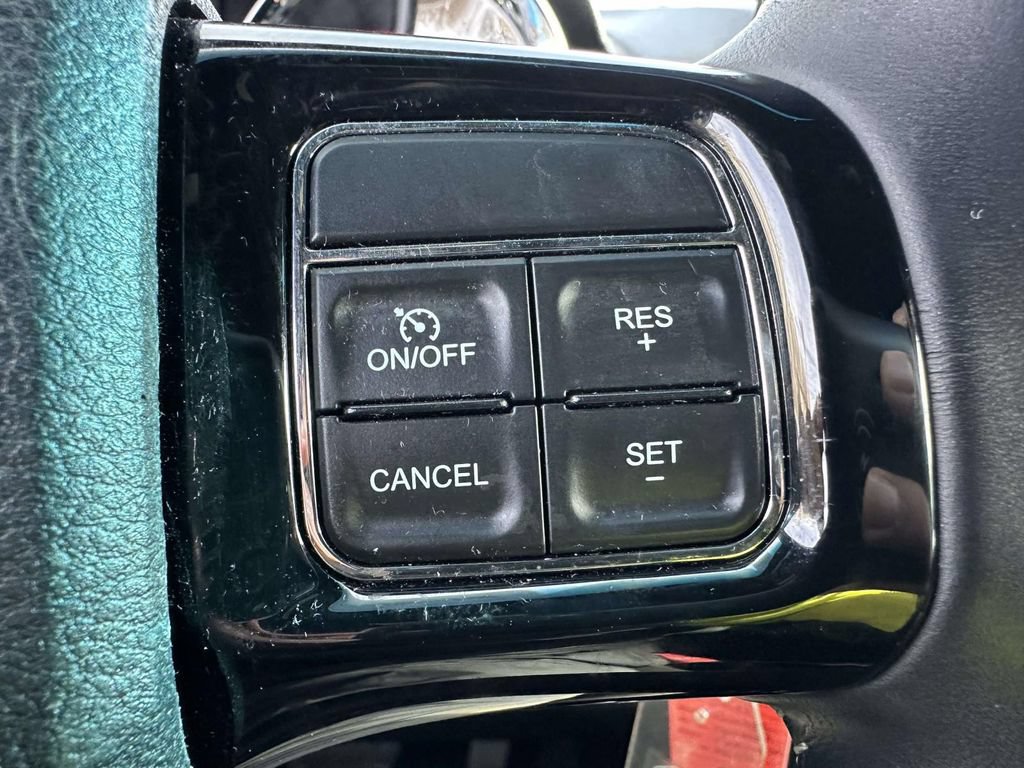 Used 2017 Dodge Grand Caravan SE FWD image 23