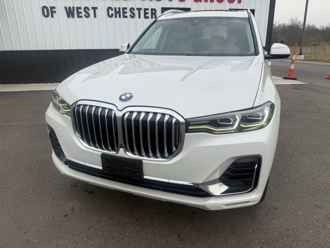 Used 2021 BMW X7 xDrive40i w/ Parking Assistance Package AWD/4WD image 2