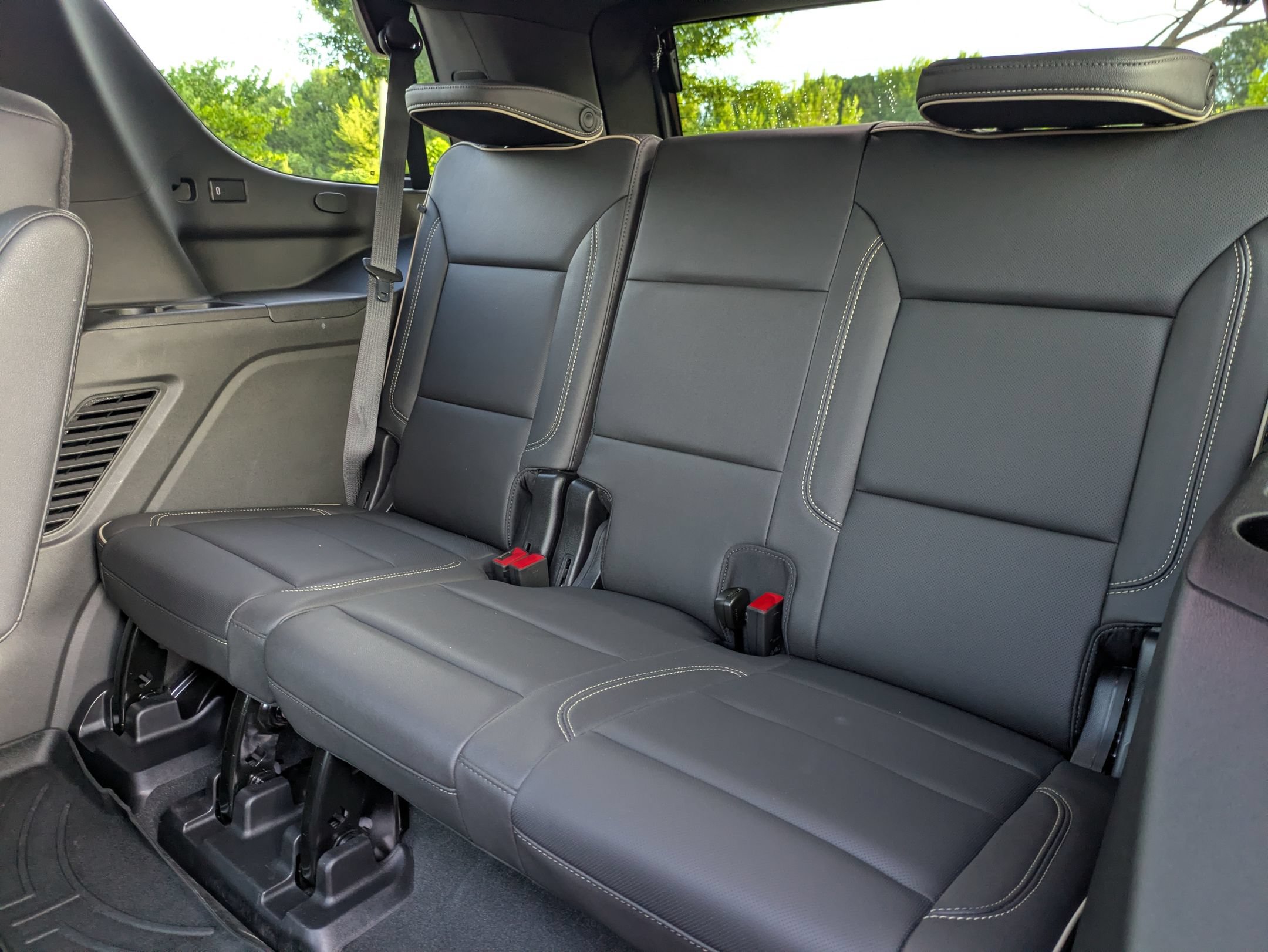 Used 2024 Chevrolet Tahoe Premier AWD/4WD image 28