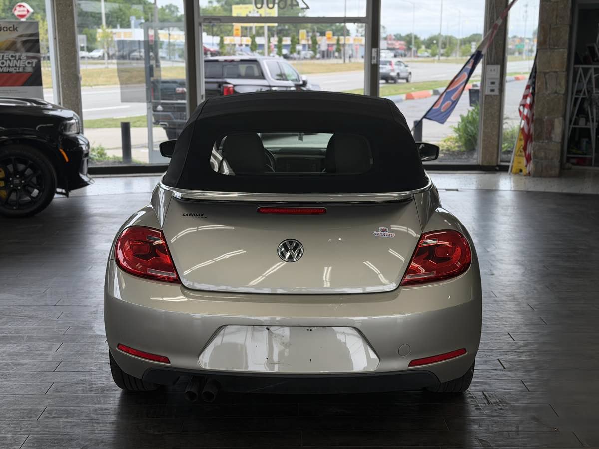 Used 2013 Volkswagen Beetle 2.5 FWD image 10