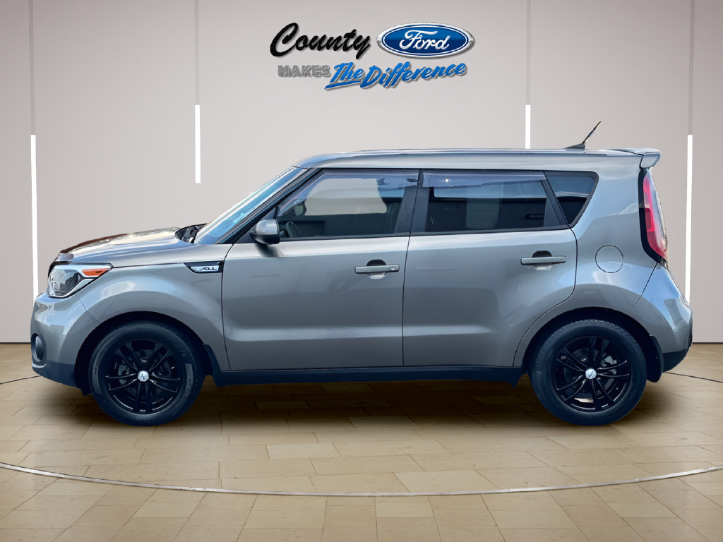 Used 2019 Kia Soul FWD image 3