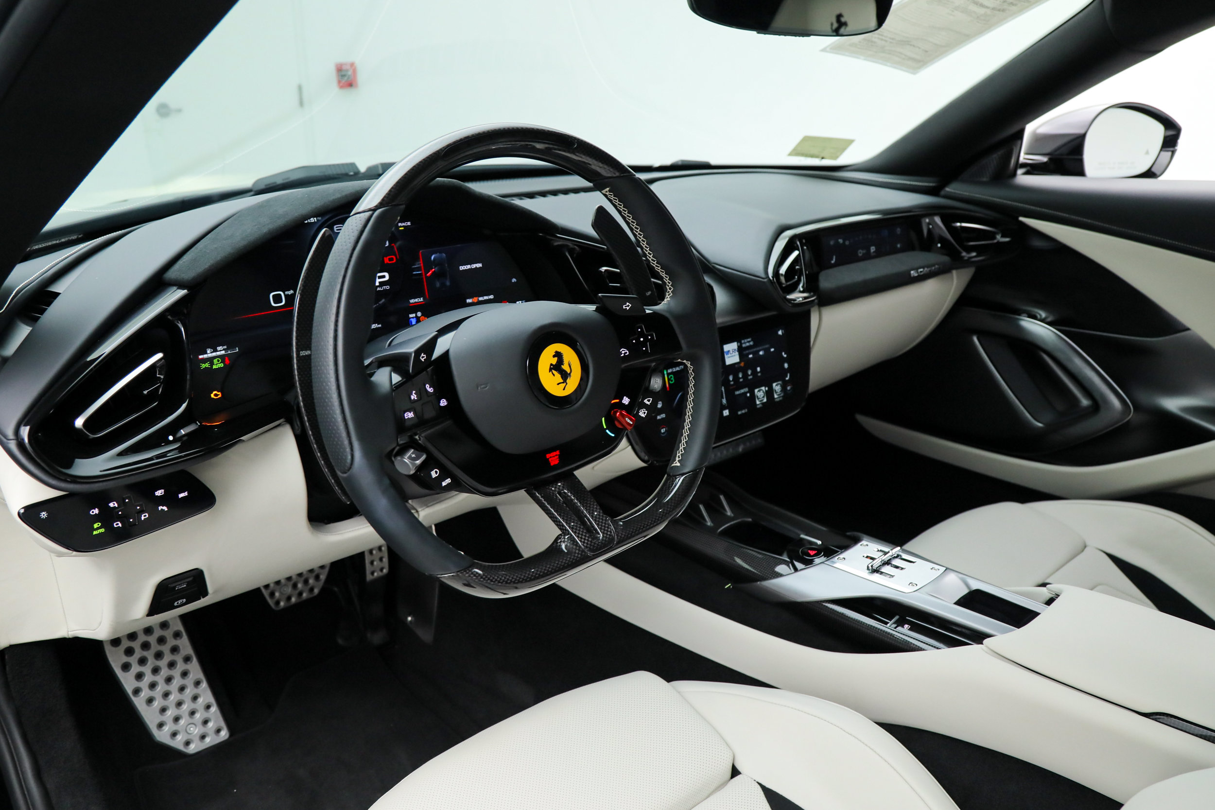 Certified 2025 Ferrari 12Cilindri RWD image 2