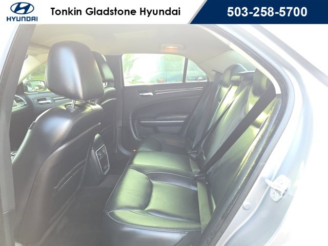 Used 2015 Chrysler 300 Limited w/ Driver Convenience Group image 25