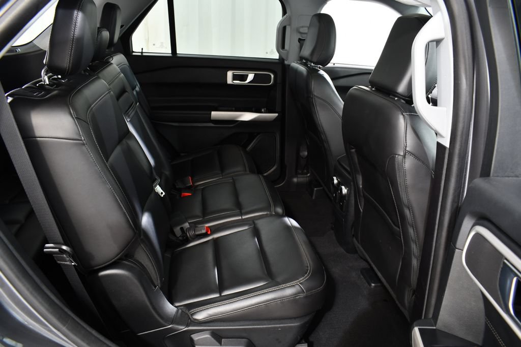 Used 2022 Ford Explorer XLT w/ Equipment Group 202A AWD/4WD image 19