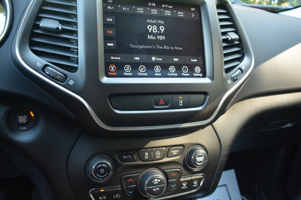 Used 2022 Jeep Cherokee Trailhawk AWD/4WD image 15