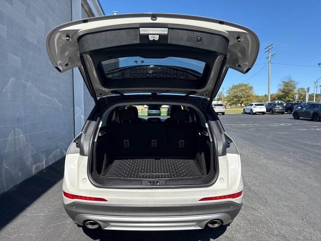 Used 2022 Lincoln Corsair Reserve w/ Equipment Group 201A image 11