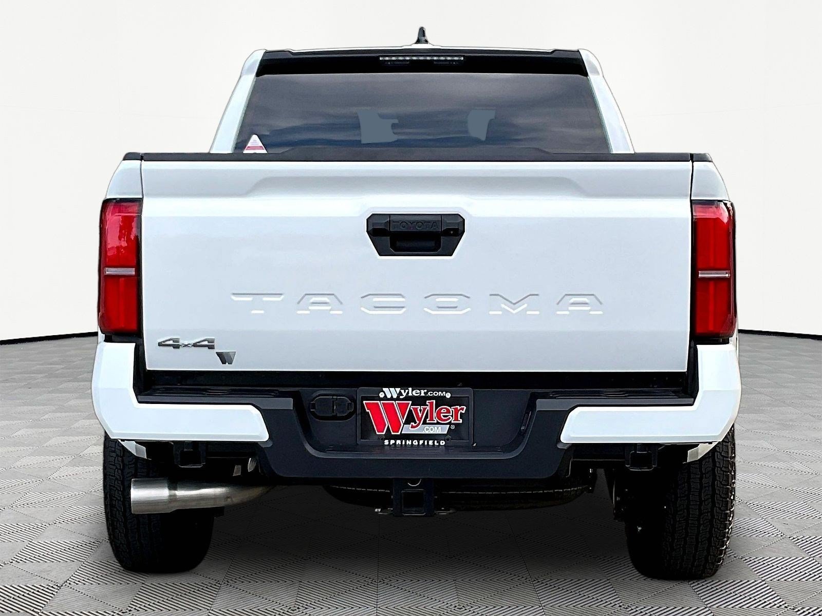 Used 2026 Toyota Tacoma SR5 AWD/4WD image 5