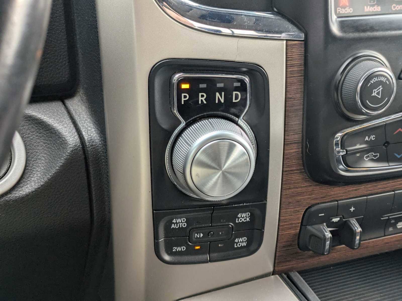 Used 2015 RAM 1500 Laramie image 32