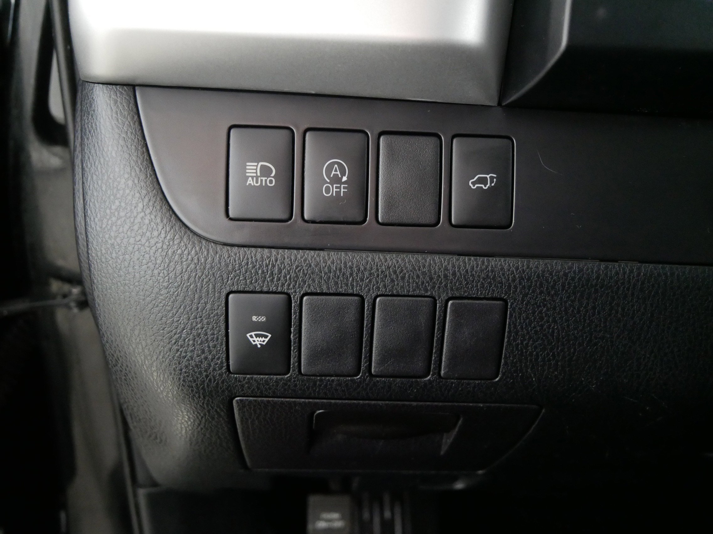 Used 2018 Toyota Highlander SE AWD/4WD image 26