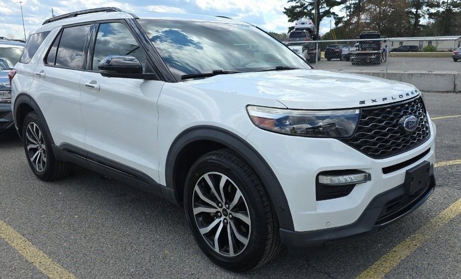Used 2020 Ford Explorer ST w/ Premium Technology Package image 2