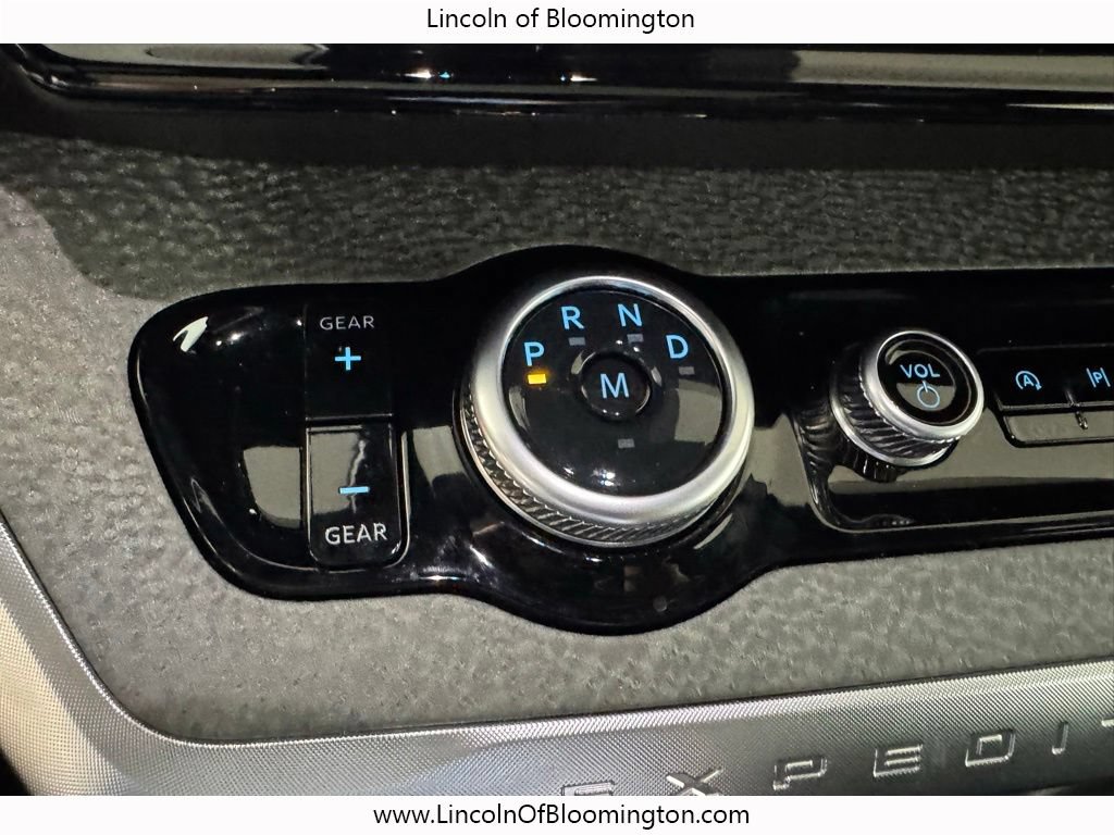 Used 2025 Ford Expedition Tremor AWD/4WD image 63