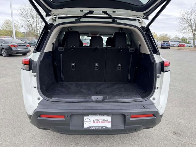 Used 2025 Nissan Pathfinder SV AWD/4WD image 12