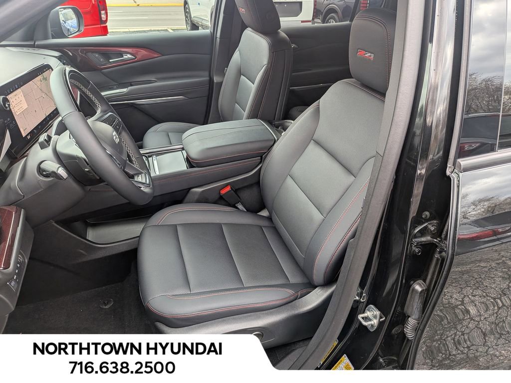 Used 2025 Chevrolet Traverse Z71 w/ Enhanced Driving Package AWD/4WD image 10