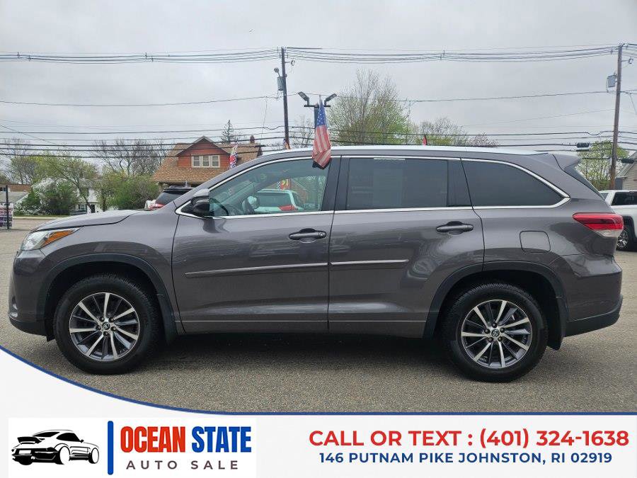 Used 2017 Toyota Highlander XLE image 2