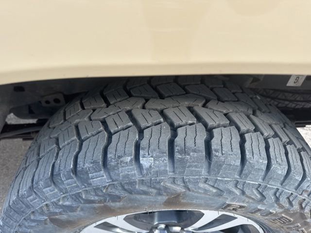 Used 2017 Toyota Tacoma TRD Sport w/ Tow Package (A/T) image 15