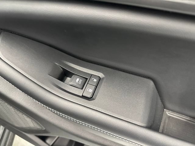 Used 2024 Jeep Grand Cherokee L Altitude AWD/4WD image 30