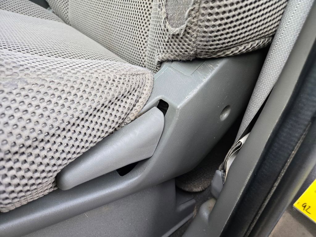 Used 2019 Nissan Frontier SV image 25