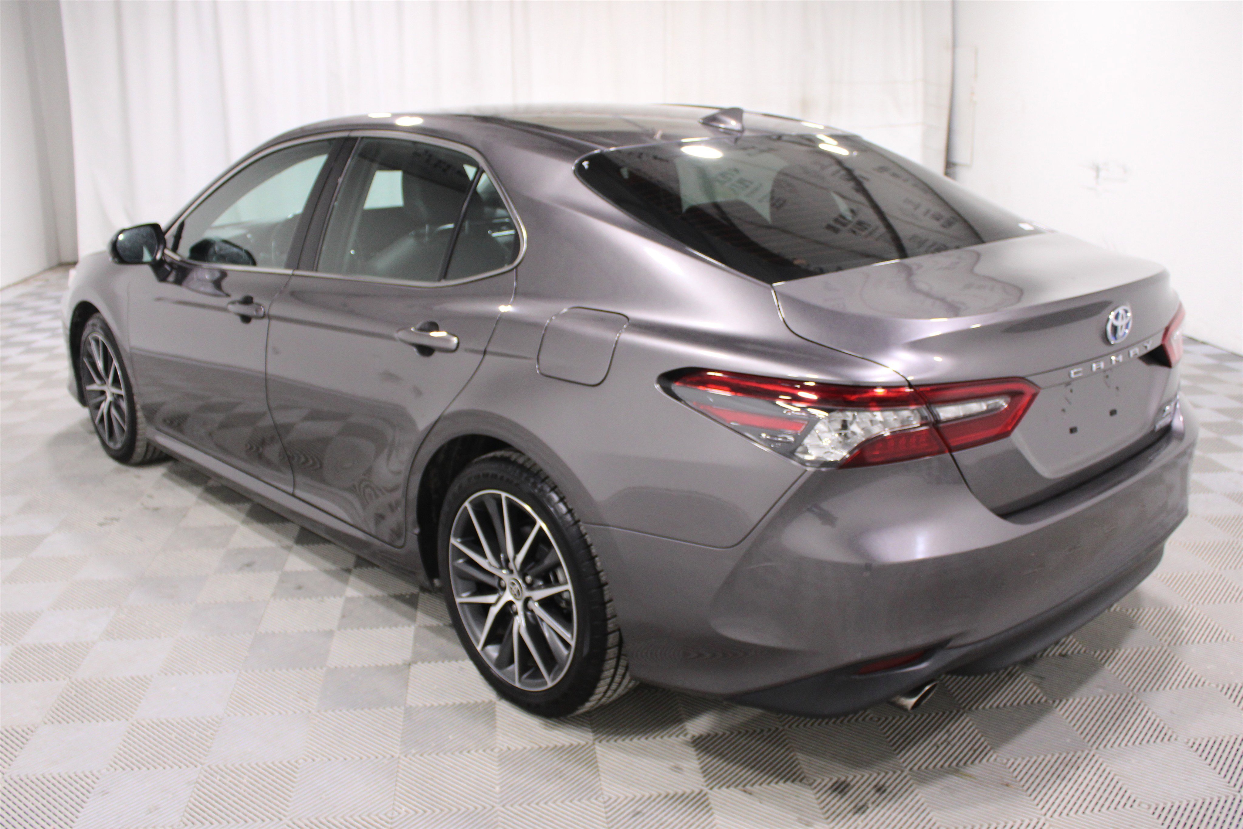 Used 2023 Toyota Camry XLE image 29