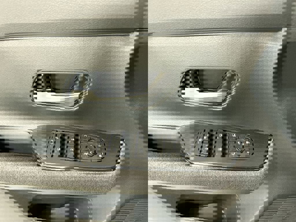 New 2026 Nissan Kicks SV w/ Cold Weather Package image 13