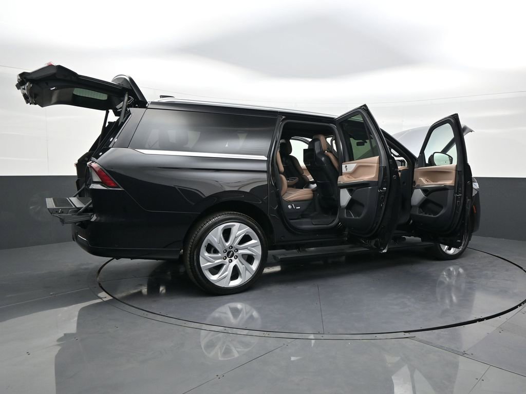 Used 2025 Lincoln Navigator L Black Label image 33