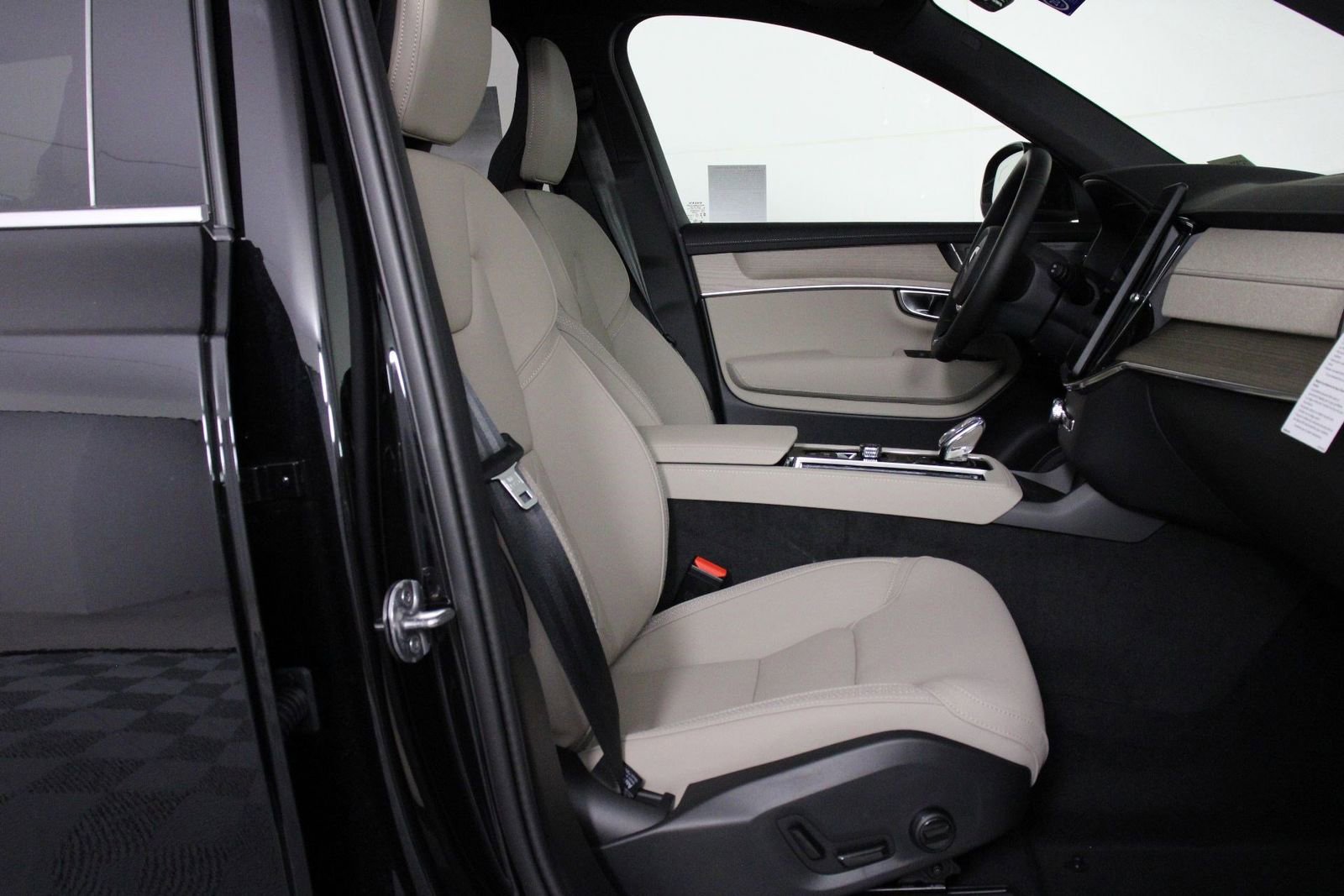 New 2026 Volvo XC90 T8 Plus image 10