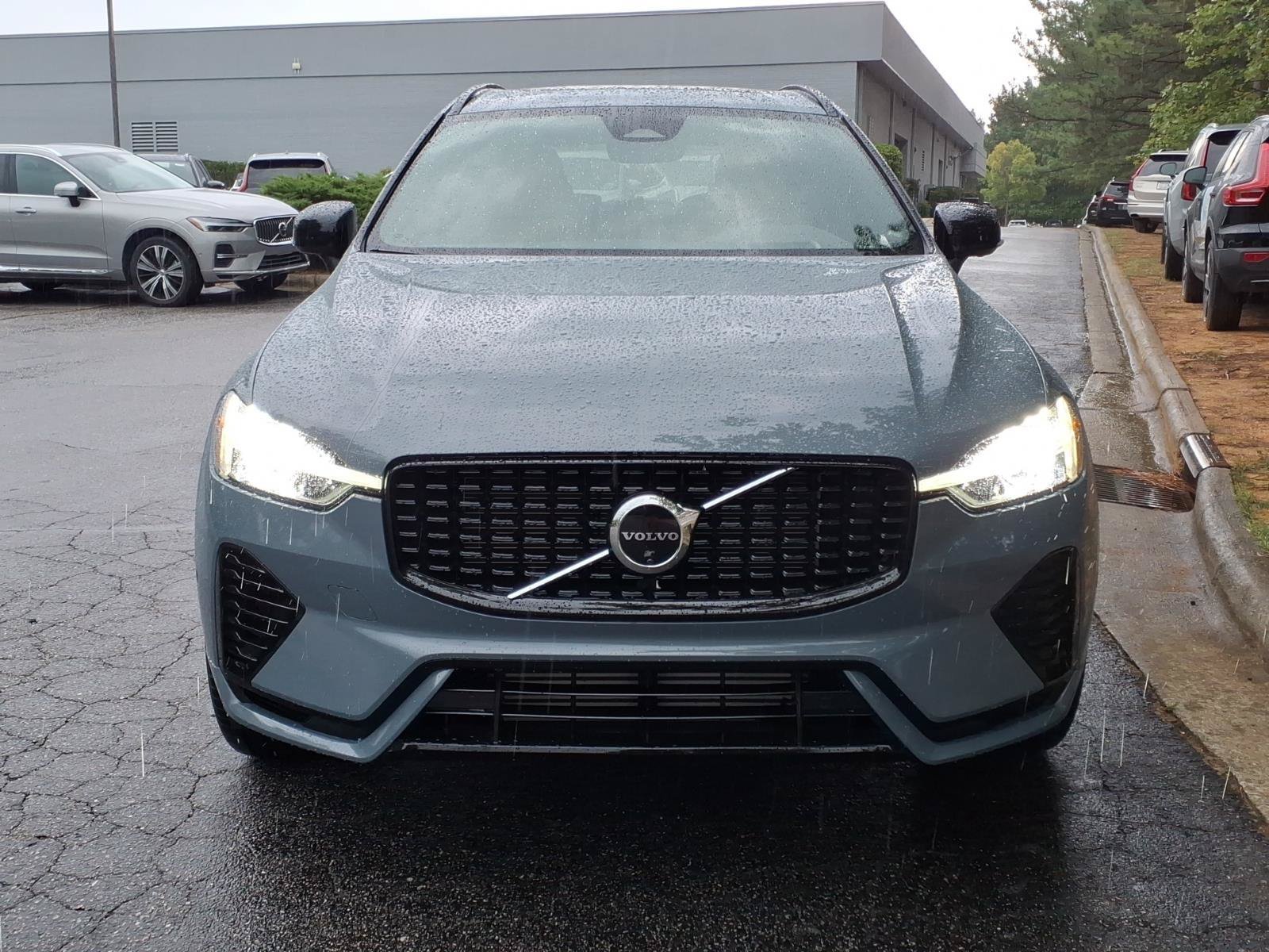 Certified 2024 Volvo XC60 T8 Ultimate w/ Protection Package Premier AWD/4WD image 8