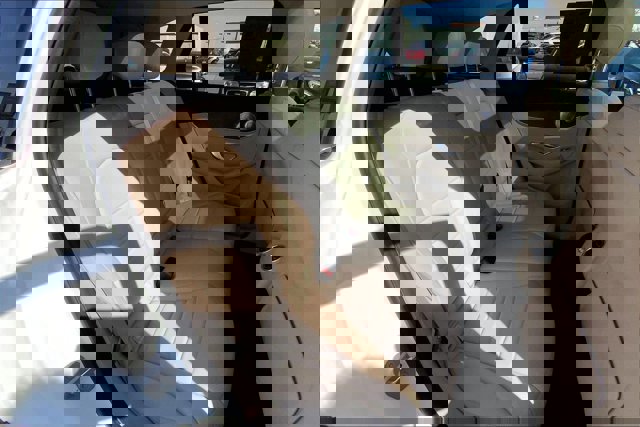 Used 2019 Mercedes-Benz GLC 300 4MATIC image 27