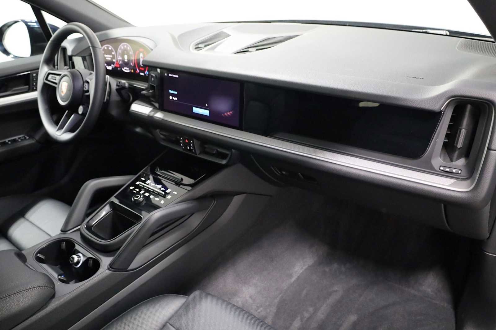 Certified 2025 Porsche Cayenne image 6