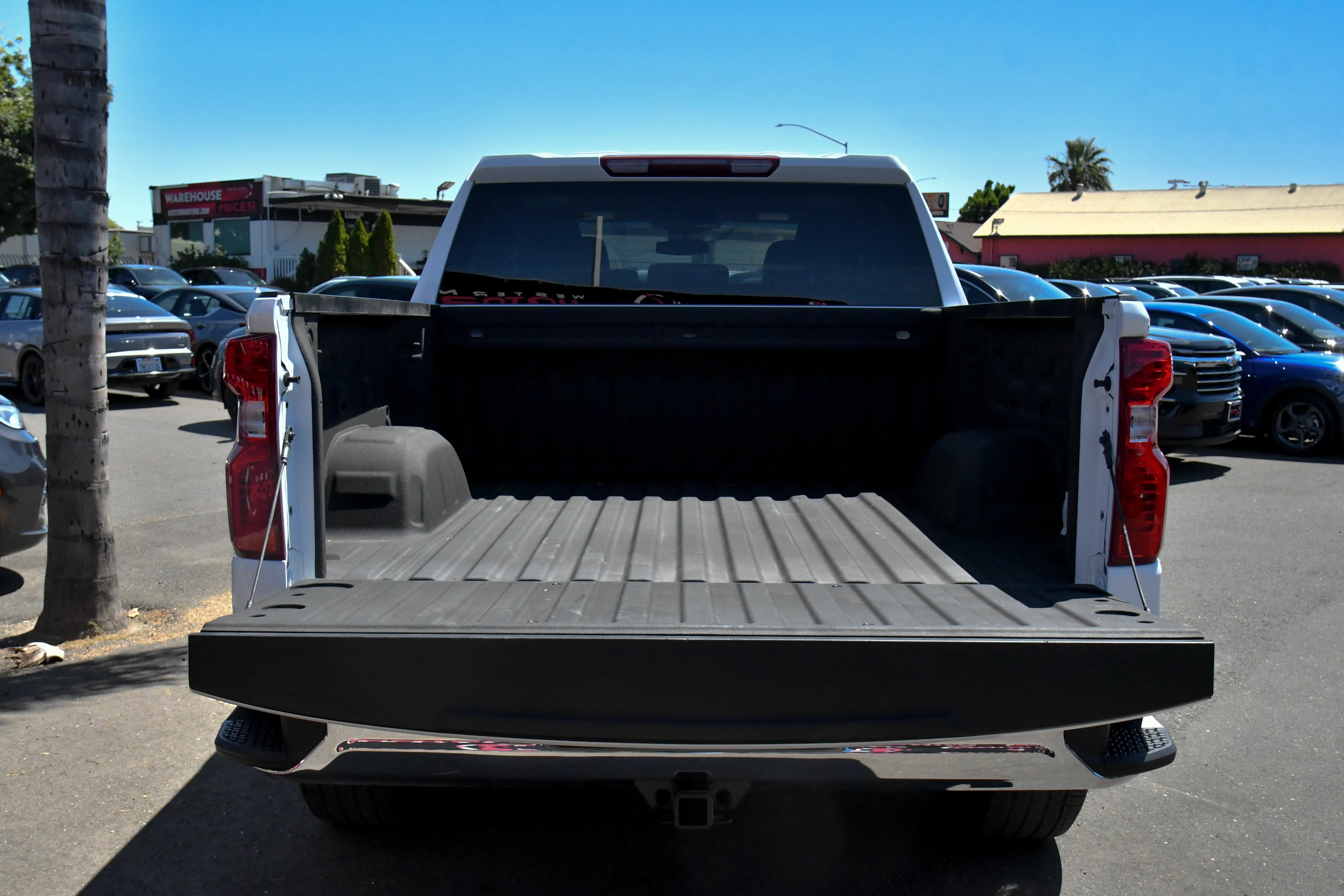 Used 2025 Chevrolet Silverado 1500 LT w/ LPO, Dark Essentials Package AWD/4WD image 42