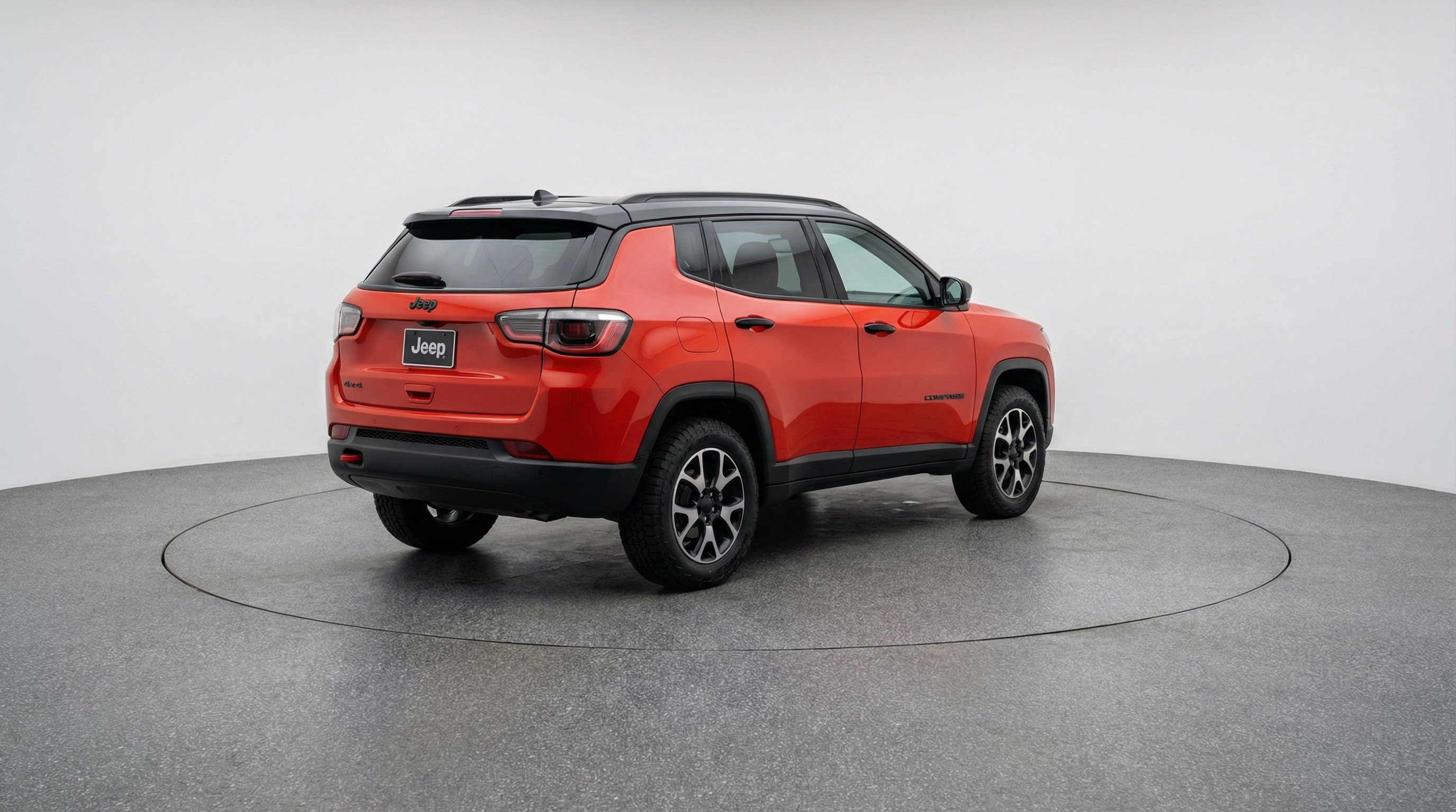 Used 2025 Jeep Compass Trailhawk AWD/4WD image 9