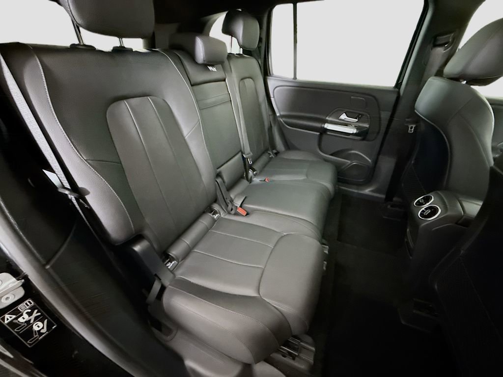 Used 2024 Mercedes-Benz GLB 250 w/ Exclusive Package image 27