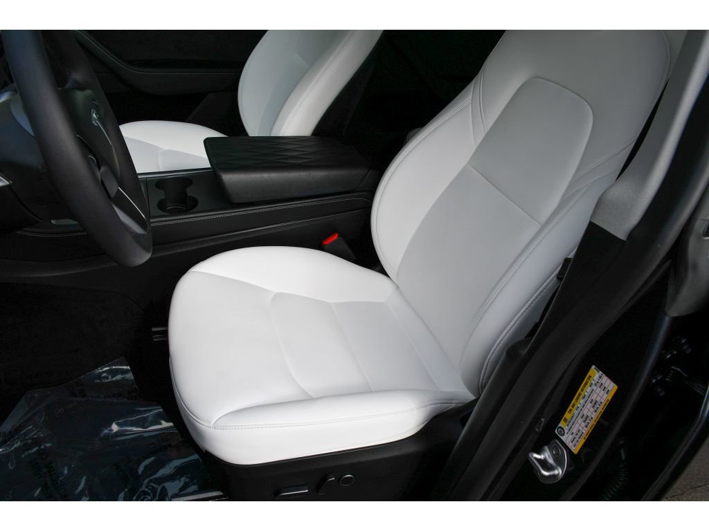 Used 2024 Tesla Model Y Long Range AWD/4WD image 14